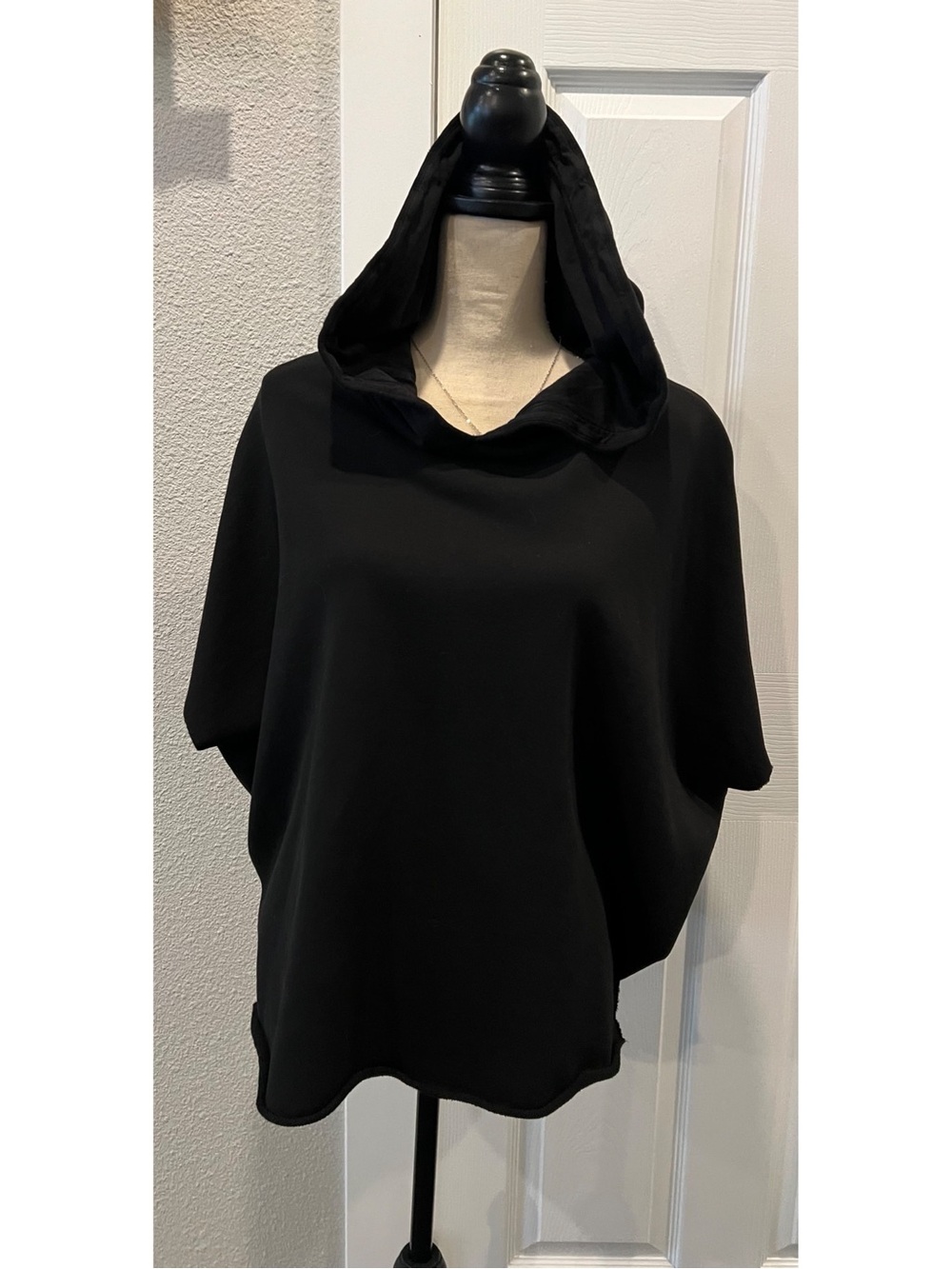 #1756 Frank & Eileen Rachael Sweatshirt Capelet Hooded  Black OS